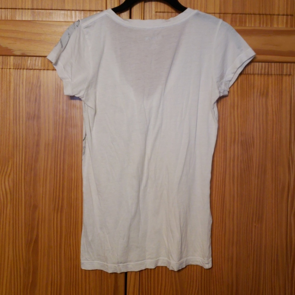 LN Hurley Vneck Tshirt - Picture 2 of 3